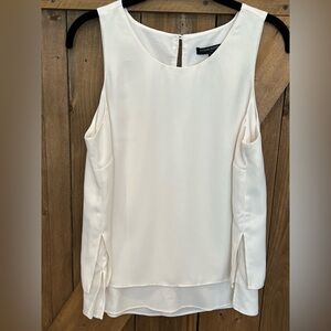 Banana Republic Factory Women's Cream Sleeveless Blouse Size M